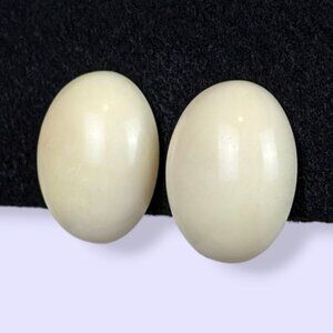 V. 1950s Off-White Lucite Thermoset Cabochon Earrings
